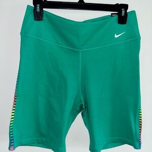 Nike One Shorts Mid Rise 7" Green Womens Large NWT RAINBOW LGBTW+ MARATHON